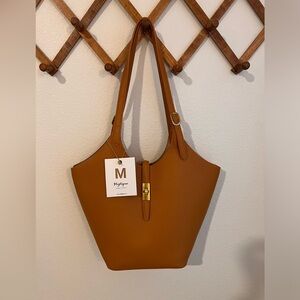 Miztique Isabelle 2 in 1 scoop neck tote. Camel. NWT.
